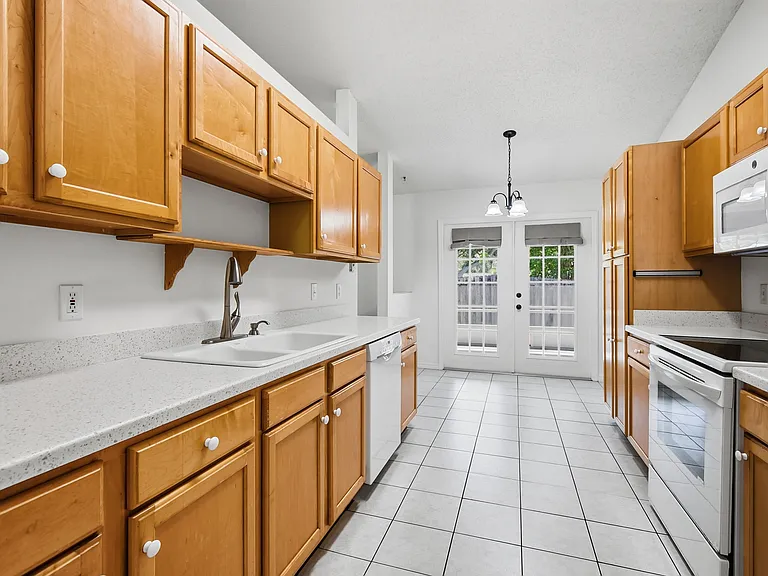 341 Shamrock Rd — Photo 25