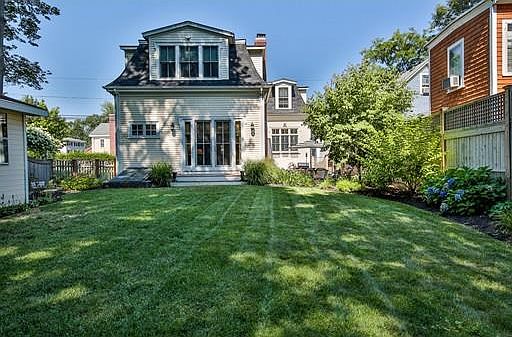 4th image of 33 Munroe St