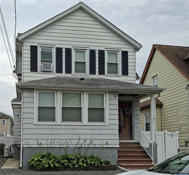 1st image of 135 Ricardo Place