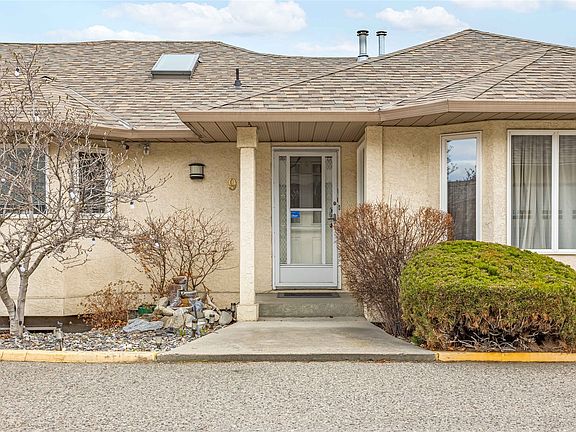 3rd image of 140 Nickel Rd #9