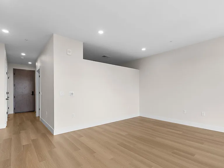 Frameline Apartments — Photo 23