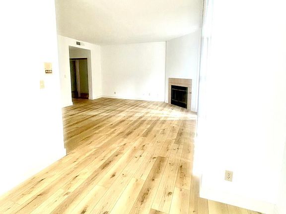 3rd image of 1175 E Ocean Blvd Unit 109
