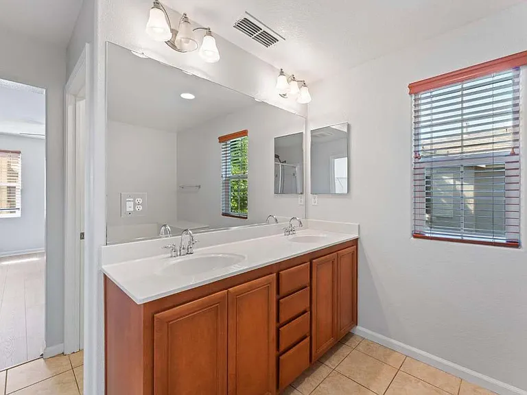 301 Candela Cir — Photo 11