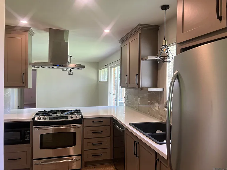 8082 Sholar Dr — Photo 7