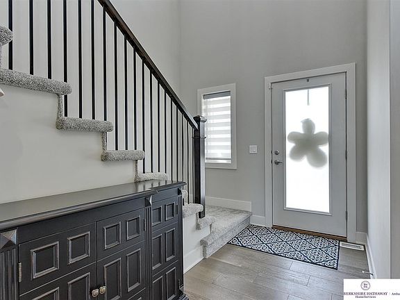 3rd image of 18238 Farnam St