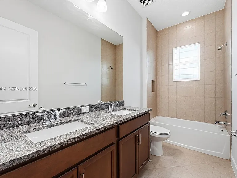 15239 Goldfinch Cir — Photo 31