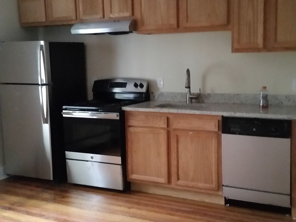 1st image of 154 Kelsey St #2