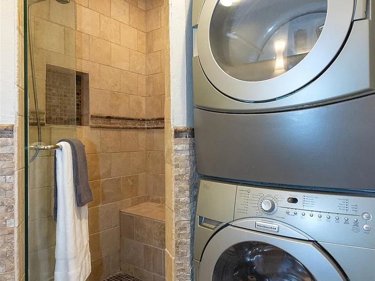 2410 Enfield Rd #10 — Photo 35