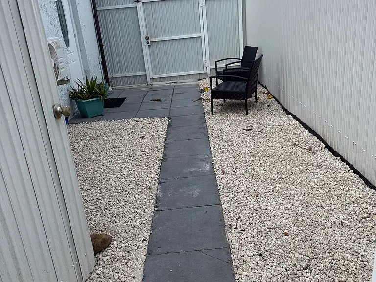 7181 SW 10th Ct — Photo 3