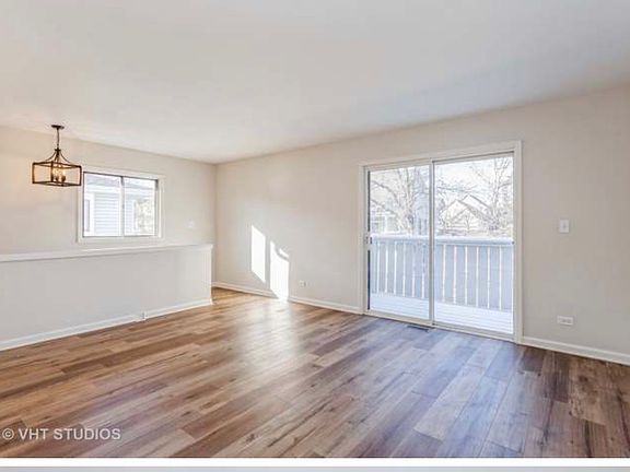 5th image of 29W534 Winchester Cir N