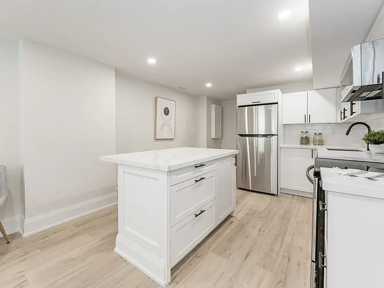 197 Edgar St #3 — Photo 7