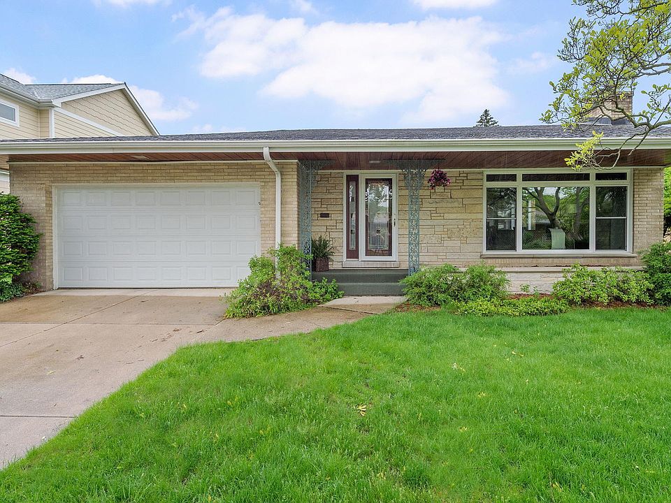 1st image of 1422 Deerpath Ln