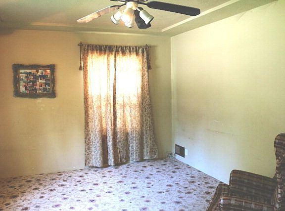 5th image of 386 W 21st St