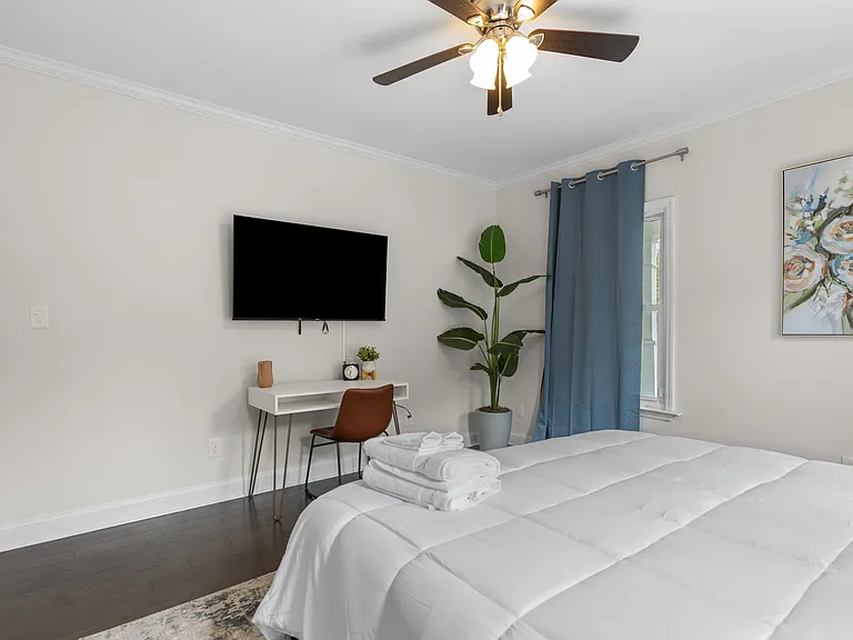 609 N Hyde Park Ave — Photo 26