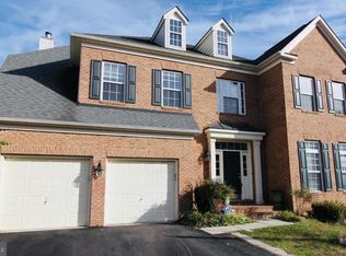 8553 Mazzello Pl, Springfield, VA 22153