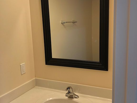 4th image of 655 Twisted Oak Dr