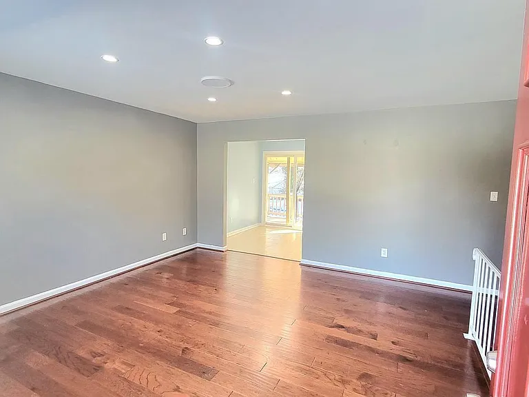 14707 Brook Dr — Photo 3