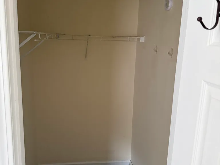 466 Howe Ave #2A — Photo 5