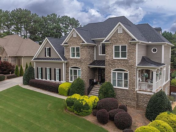 2nd image of 446 Lakeshore Dr