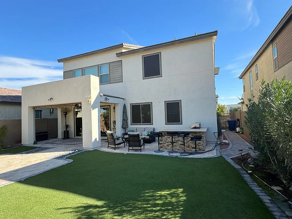 3080 S Jasmine Dr — Photo 2