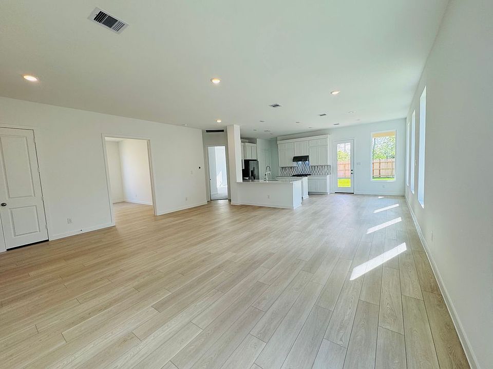 2nd image of 4227 Eagle Pass Dr
