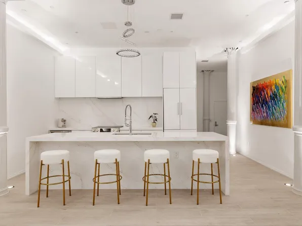 63 Greene Street 2D image 3 of 11