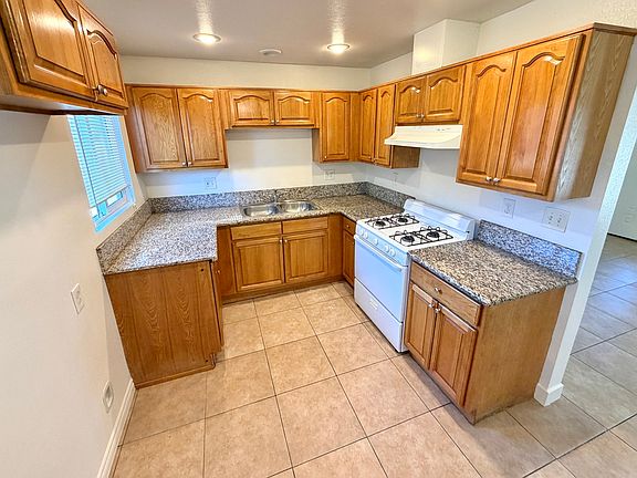 3rd image of 8756 Greenpoint Ave