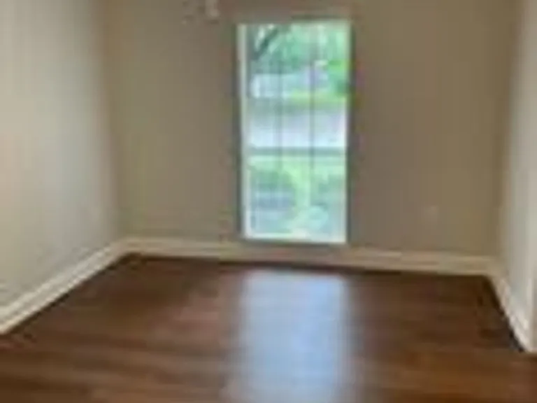 5430 Lake Lindenwood Dr — Photo 3