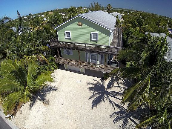 2nd image of 27425 Guadaloupe Ln