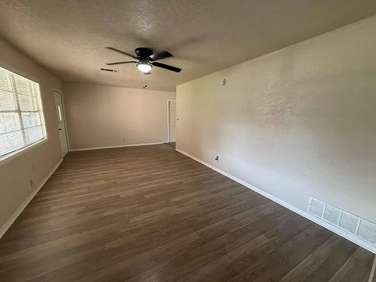 5048 Kent Ave — Photo 3