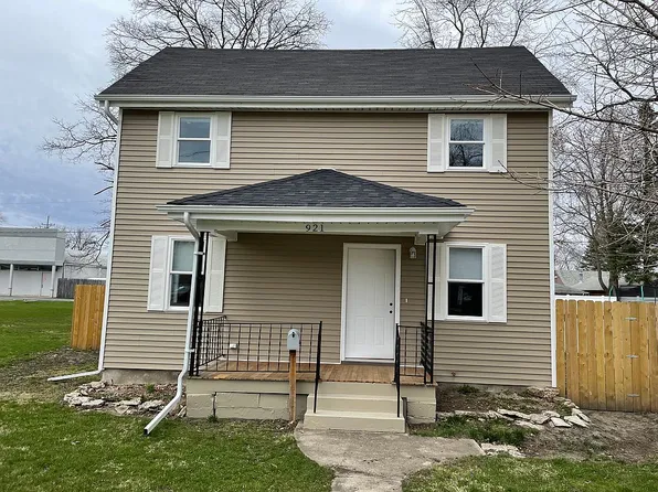 921 E Howard St, Pontiac, IL 61764