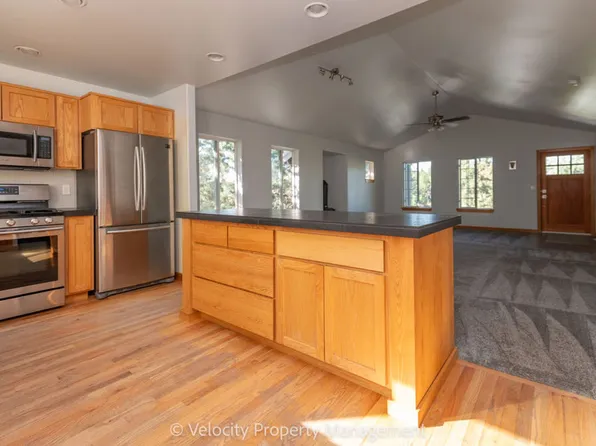 2576 NW Monterey Pines Dr, Bend, OR 97703
