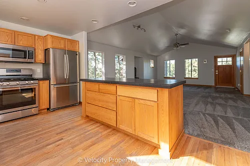 2576 Monterey Pnes Photo 1