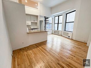 251 W 72nd St #W3, New York, NY 10023