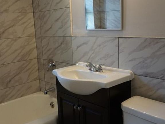 4th image of 15 Branch Brook Pl #1