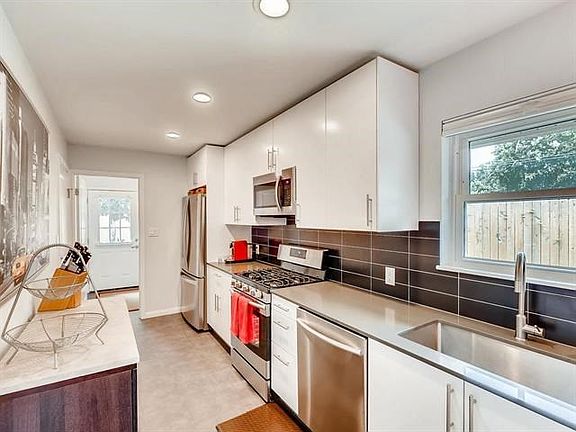 3rd image of 4716 York Hill Dr