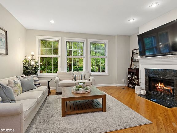 3rd image of 1227 N Paulina St #1N