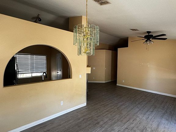 5th image of 249 Datura St