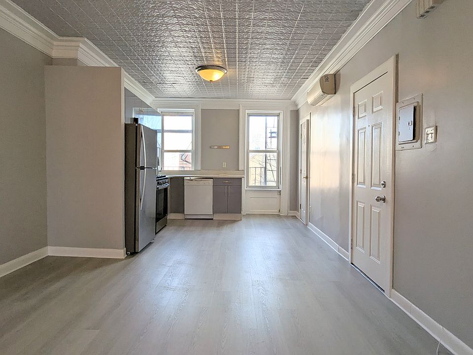 1st image of 135 14th St #3