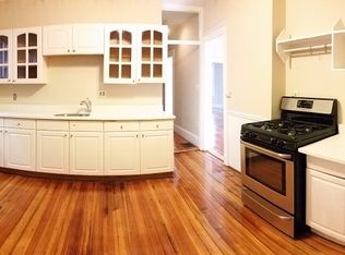 8 Olmsted Rd UNIT 2, Brookline, MA 02445