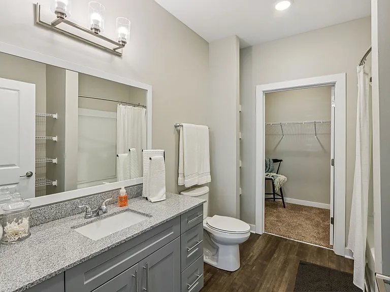 Founders Pointe Apartments — Photo 16