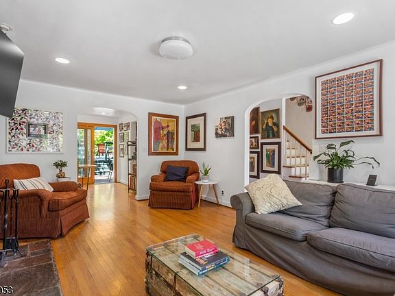 5th image of 12 Overlook Ave