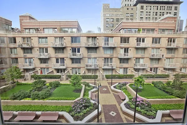 Rented by Project Queens LLC | media 20