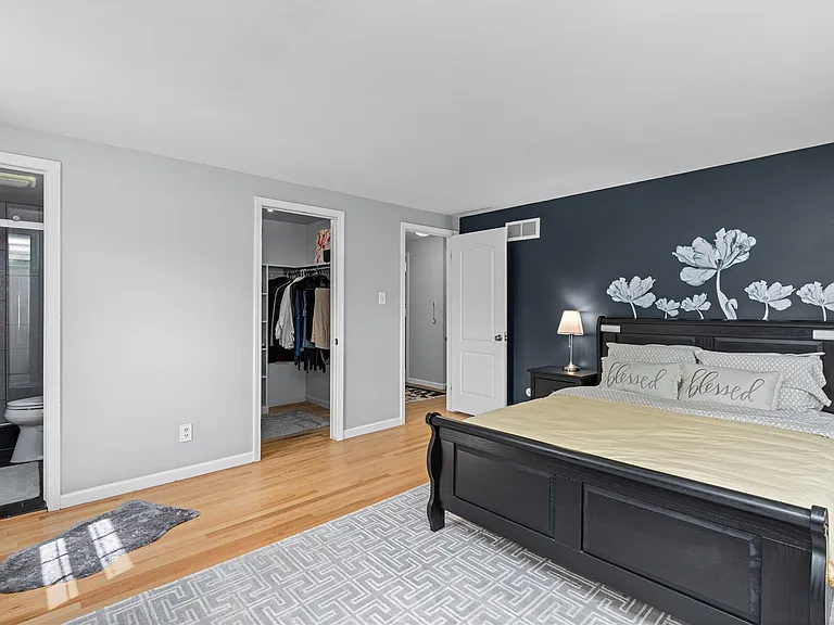 16610 Old Bedford Rd — Photo 27
