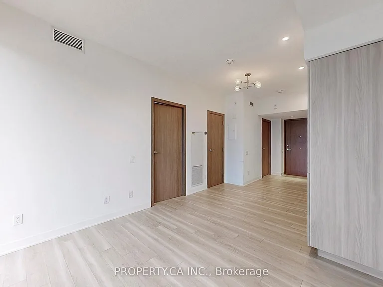 17 Bathurst St #1209 — Photo 13