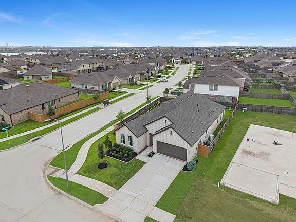 3rd image of 27210 Henley Ridge Dr