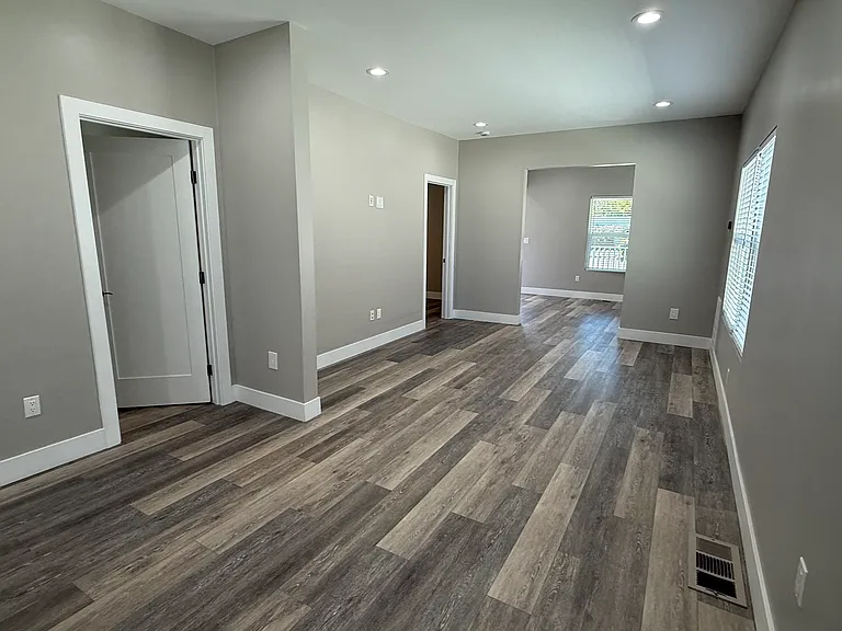 Spacious Living room & parlor room
