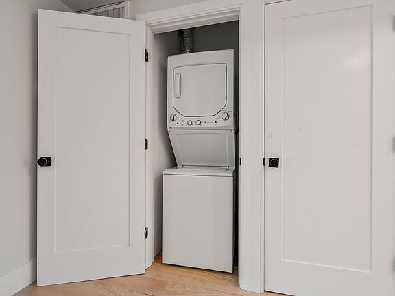 5th image of 106 Bremen St Floor 2