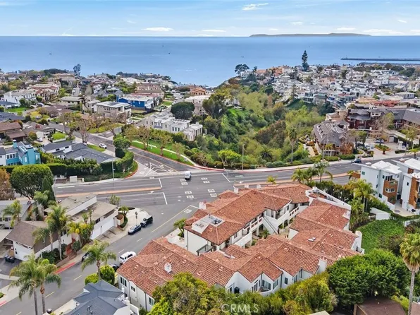 401 Seaward Rd APT 2, Corona Del Mar, CA 92625