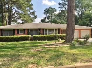 14 Sunset Rd, Palestine, TX 75801